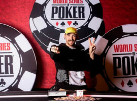 Покерист из РФ Анатолий Зырин стал победителем ивента Colossus в рамках WSOP и получил второй браслет