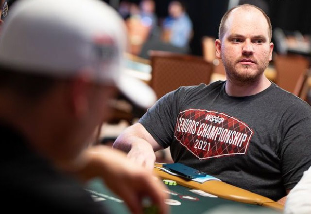 WSOP присвоил покеристу Майку Хольцу титул «Игрок года» и вручила $10,000